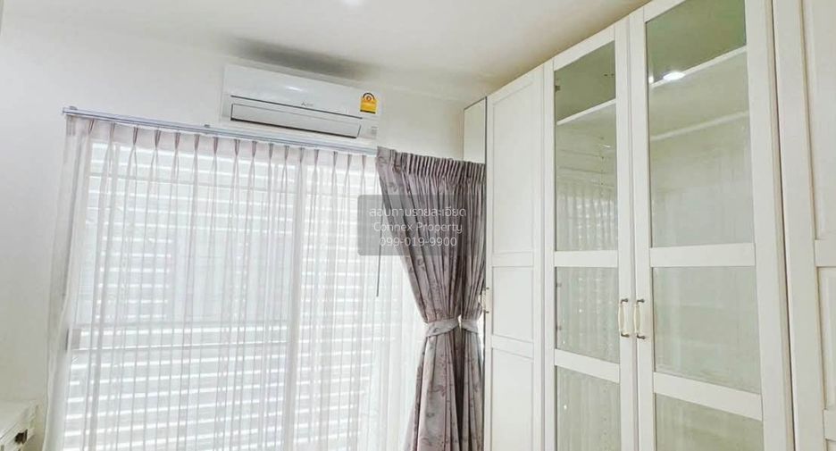 For rent 3 bedrooms townhouse in Phra Khanong, Bangkok