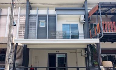 Casa adosada en alquiler de 3 habitaciones en Mueang Phuket, Phuket