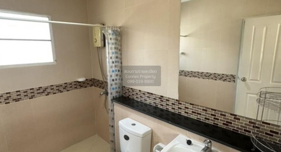 Haus zur Miete mit 4 Zimmer in Lat Krabang, Bangkok