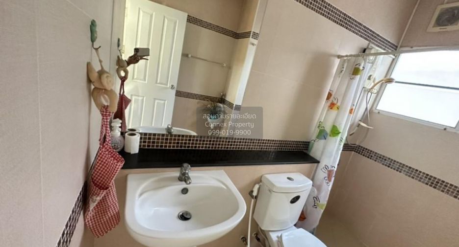 Haus zur Miete mit 4 Zimmer in Lat Krabang, Bangkok