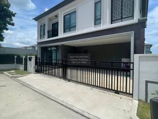 Haus zur Miete mit 4 Zimmer in Lat Krabang, Bangkok