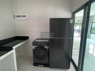 Haus zur Miete mit 4 Zimmer in Lat Krabang, Bangkok