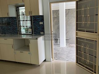 Casa en alquiler de 3 habitaciones en Prawet, Bangkok