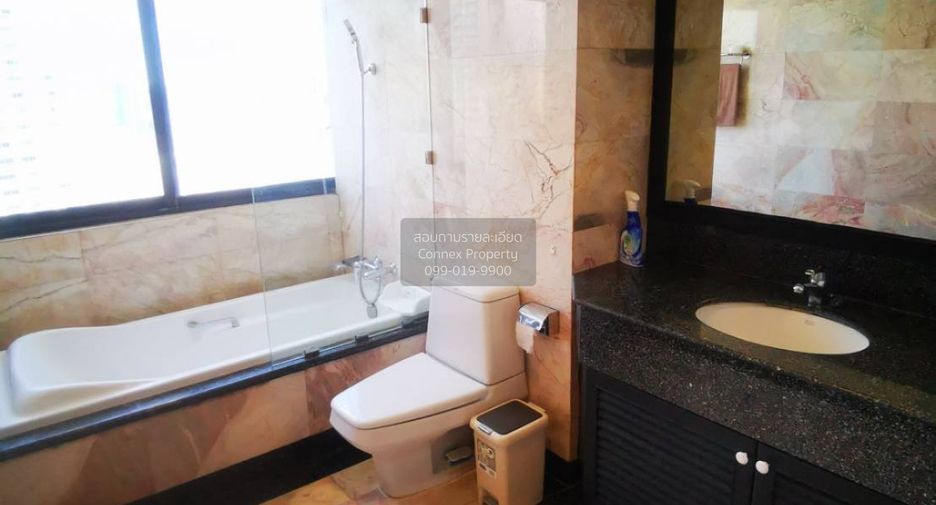For rent 2 bedrooms condo in Khlong Toei, Bangkok