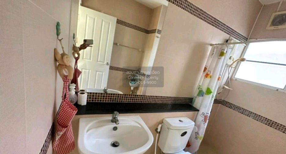 Haus zur Miete mit 4 Zimmer in Lat Krabang, Bangkok