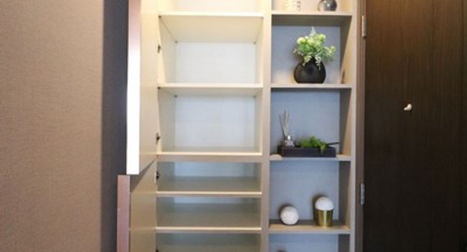 For rent 2 bedrooms condo in Bang Rak, Bangkok