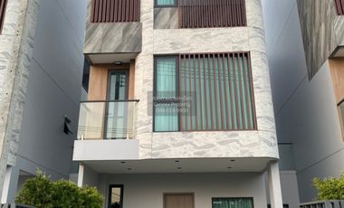 ให้เช่า 4 ห้องนอน บ้านเดี่ยว ใน ห้วยขวาง, กรุงเทพฯ