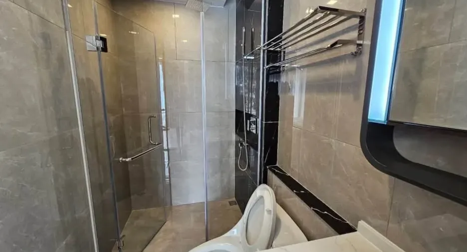 Wohnung zur Miete mit 1 Zimmer in Huai Khwang, Bangkok