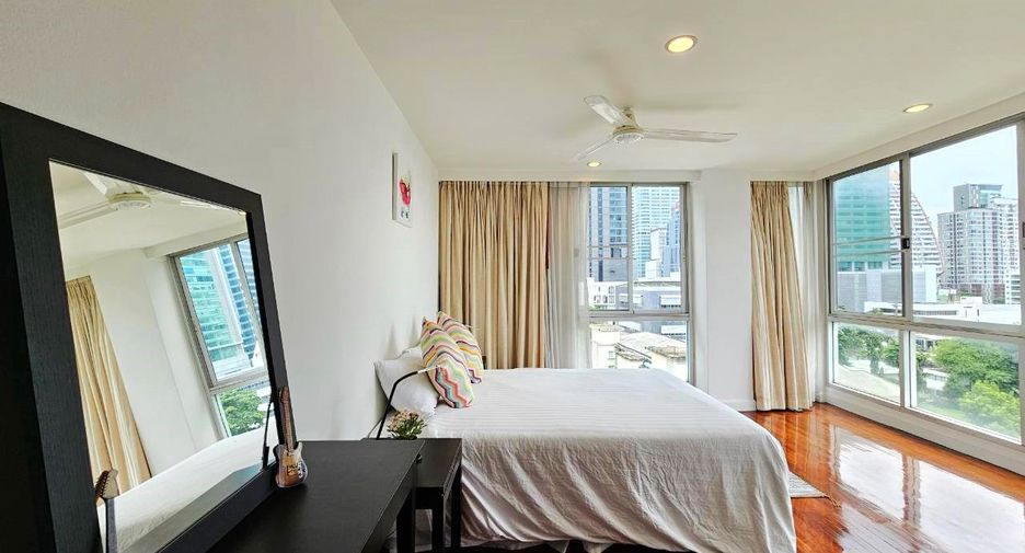 For rent 3 bedrooms condo in Sathon, Bangkok