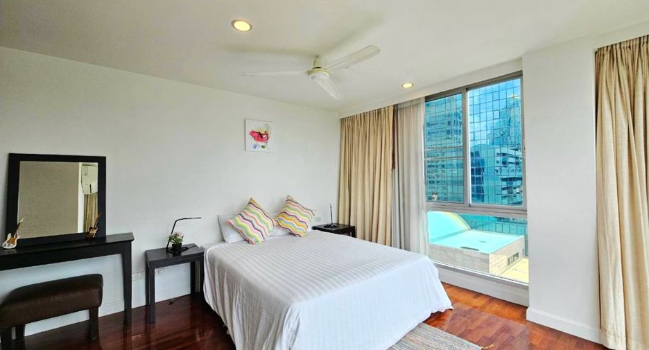 For rent 3 bedrooms condo in Sathon, Bangkok