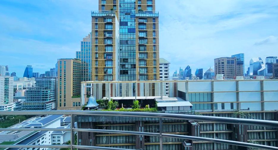 For rent 2 bedrooms condo in Pathum Wan, Bangkok