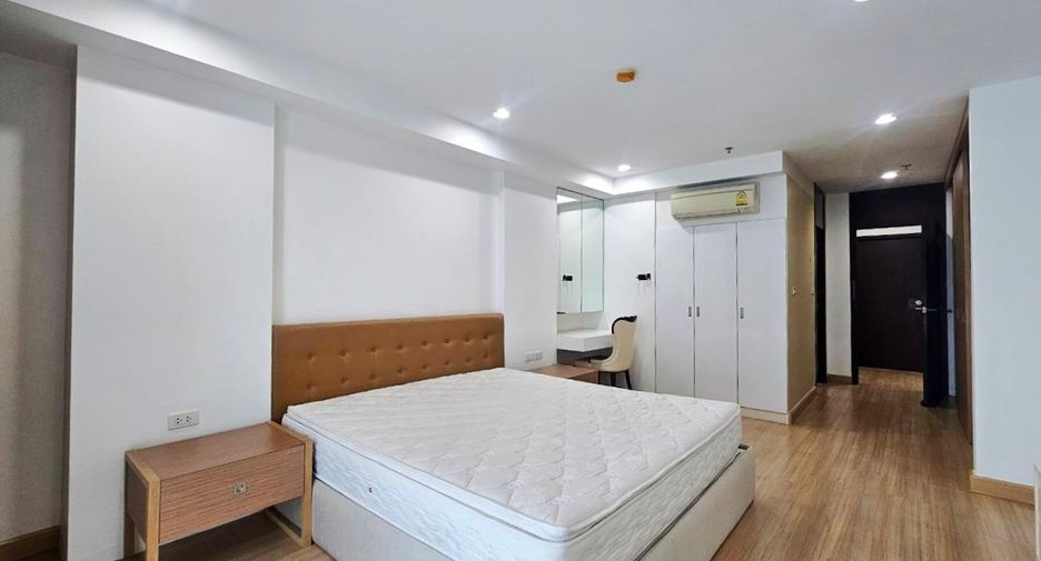 For rent 2 bedrooms condo in Pathum Wan, Bangkok