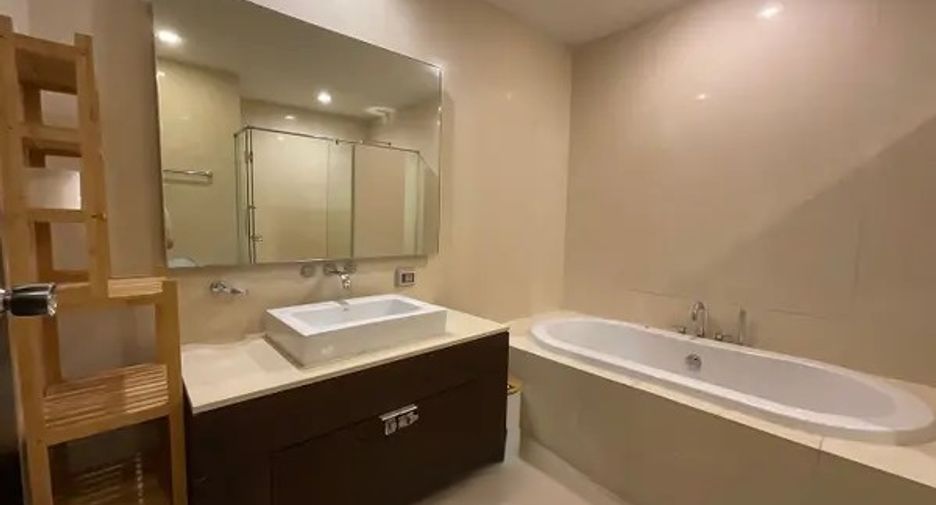 For rent 2 ベッドルーム condo in Khlong Toei, Bangkok