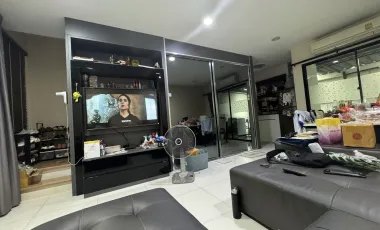 For sale 3 bedrooms house in Mueang Nonthaburi, Nonthaburi