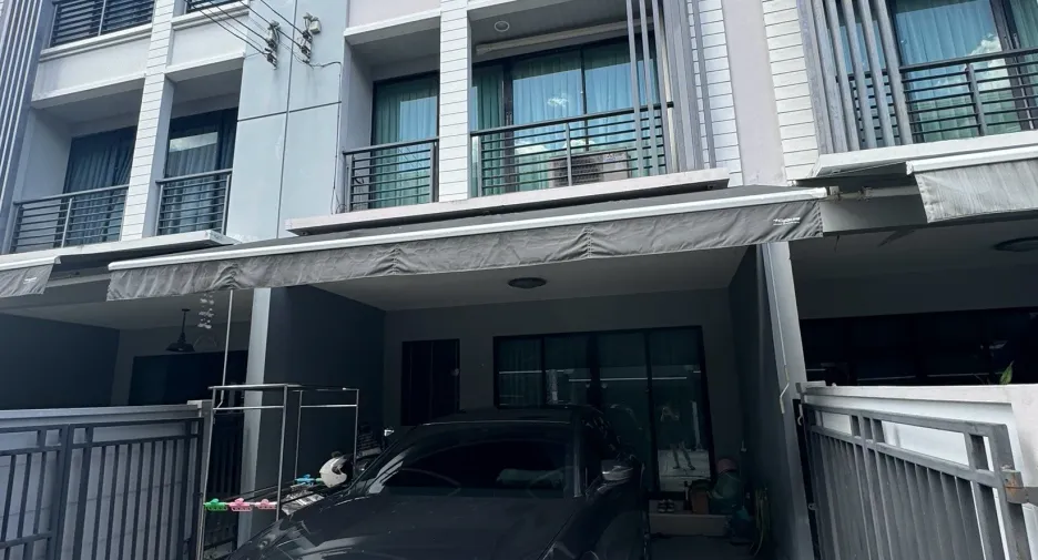 For sale 3 bedrooms house in Mueang Nonthaburi, Nonthaburi