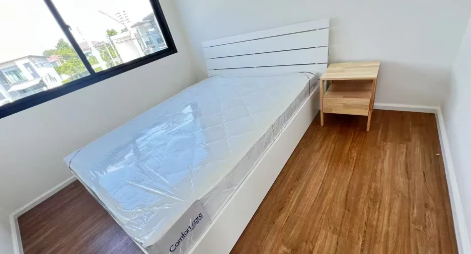 For sale 4 bedrooms house in Mueang Samut Sakhon, Samut Sakhon