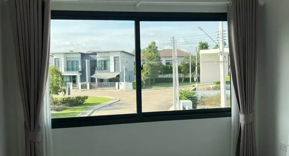 For sale 4 bedrooms house in Mueang Samut Sakhon, Samut Sakhon