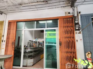 À vendre 4 chambres maison de ville à Sam Phran, Nakhon Pathom