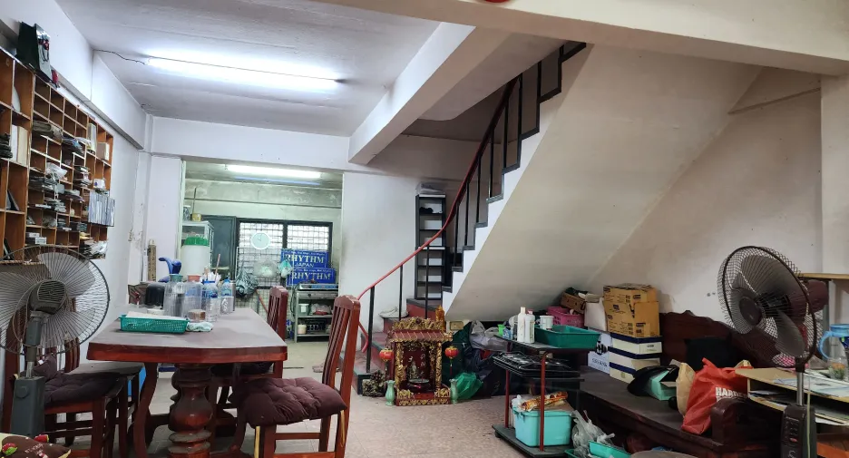 À vendre 4 chambres maison de ville à Sam Phran, Nakhon Pathom
