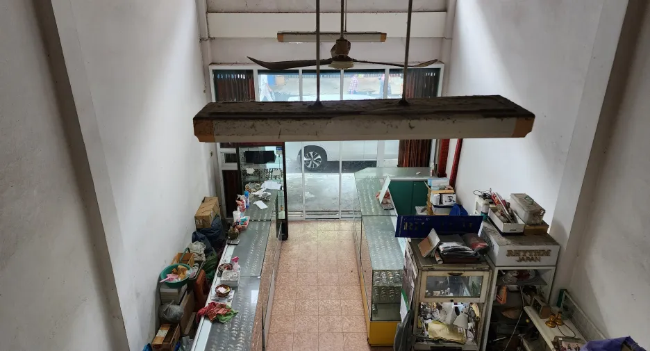 À vendre 4 chambres maison de ville à Sam Phran, Nakhon Pathom
