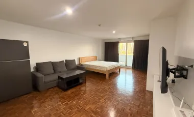 Wohnung zur Miete mit Studio in Khlong Toei, Bangkok