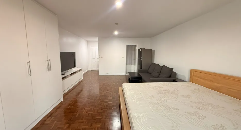 Wohnung zur Miete mit Studio in Khlong Toei, Bangkok