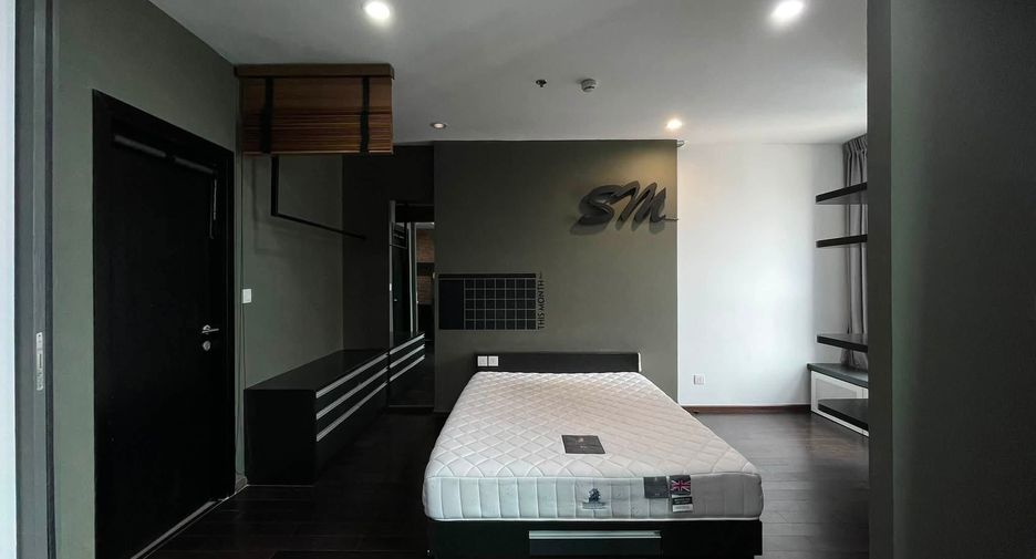 For rent 1 bed condo in Bang Rak, Bangkok