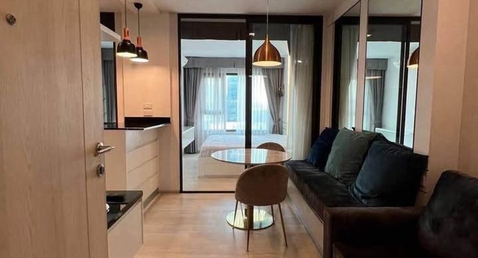 For rent 1 bed condo in Pathum Wan, Bangkok
