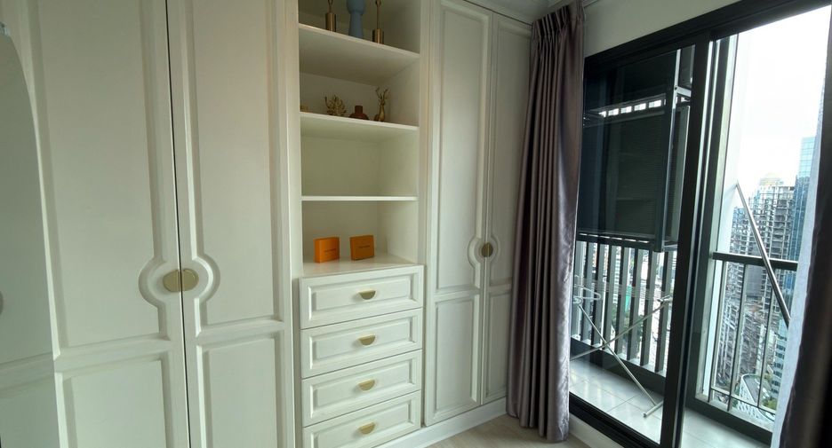 For rent 1 bed condo in Pathum Wan, Bangkok