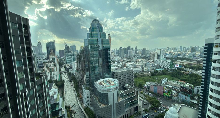 For rent 1 bed condo in Pathum Wan, Bangkok