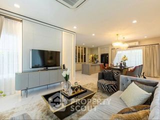 For sale 4 ベッドルーム house in Bang Khen, Bangkok