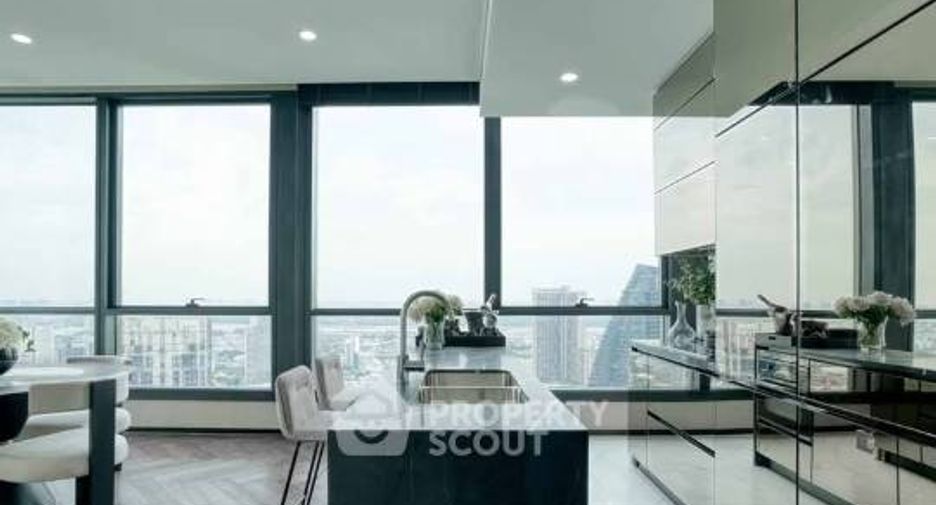 Condo en alquiler de 3 habitaciones en Khlong Toei, Bangkok