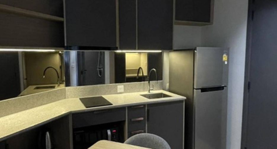 Wohnung zur Miete mit 1 Zimmer in Bang Rak, Bangkok