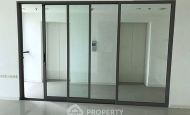 For sale 2 ベッドルーム condo in Yan Nawa, Bangkok