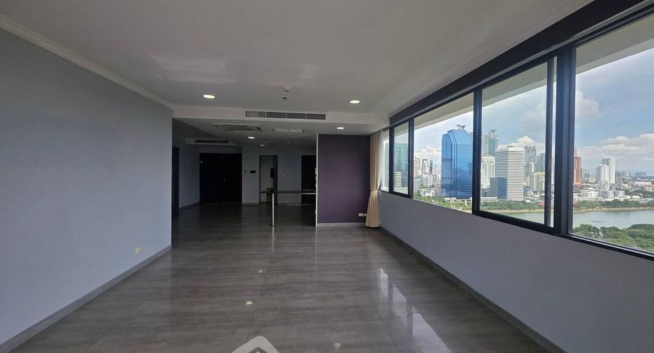 For sale 2 bedrooms condo in Khlong Toei, Bangkok
