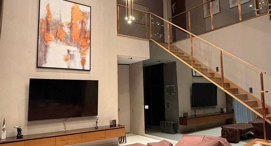For rent and for sale 5 bedrooms house in Watthana, Bangkok