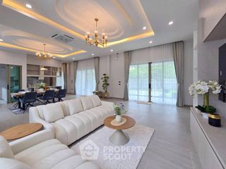 For sale 4 bedrooms villa in Bang Lamung, Chonburi