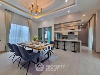 For sale 4 bedrooms villa in Bang Lamung, Chonburi