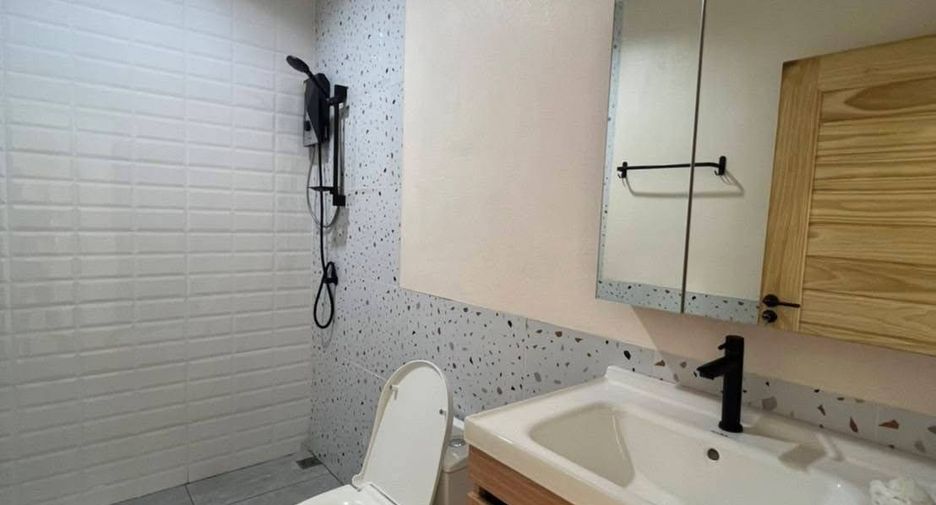 For rent and for sale 6 bedrooms villa in Jomtien, Pattaya