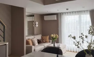 For rent 2 bedrooms condo in Bang Rak, Bangkok