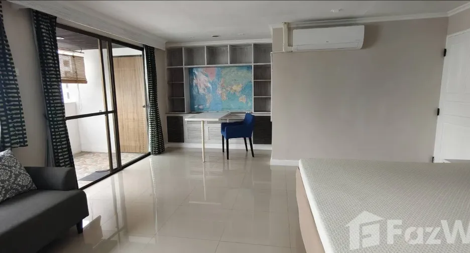 For rent 2 bedrooms condo in Watthana, Bangkok