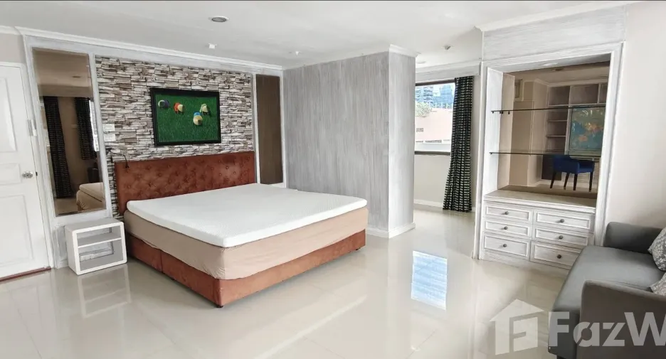 For rent 2 bedrooms condo in Watthana, Bangkok