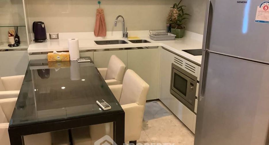 For sale 2 bedrooms condo in Khlong Toei, Bangkok
