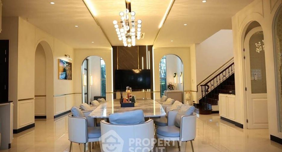 À vendre 5 chambres maison à Lat Krabang, Bangkok