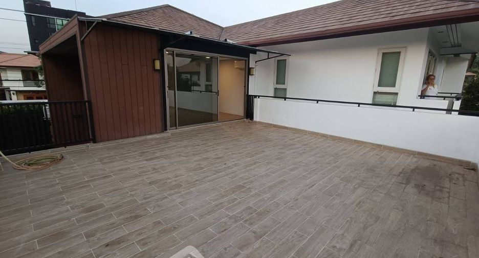 Haus zur Miete mit 4 Zimmer in Bang Kapi, Bangkok