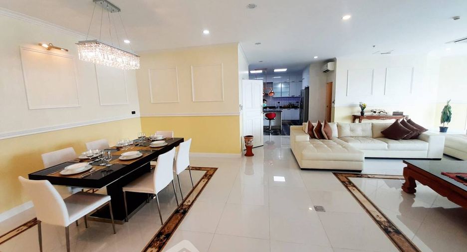 Condo en alquiler de 3 habitaciones en Sathon, Bangkok