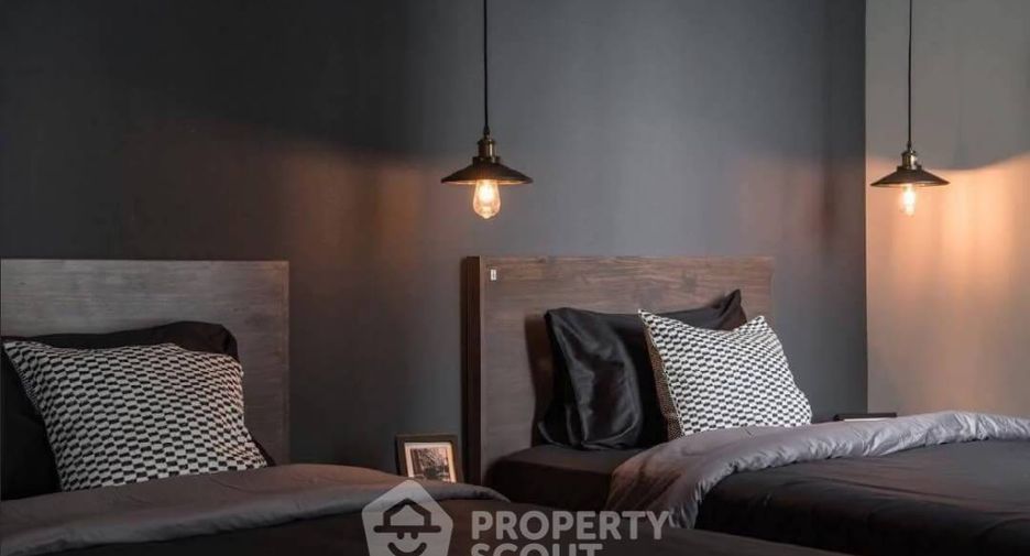 For rent 3 bedrooms condo in Pathum Wan, Bangkok
