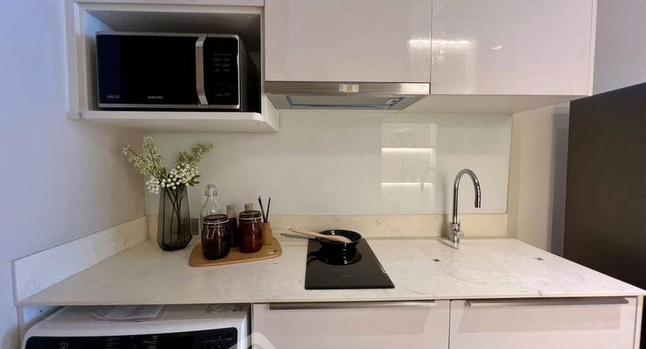 Wohnung zur Miete mit 1 Zimmer in Bang Rak, Bangkok