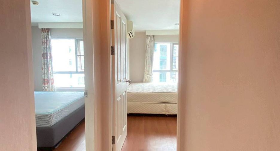 For rent 2 bedrooms condo in Huai Khwang, Bangkok