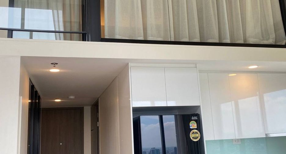 Condo en alquiler de 2 habitaciones en Huai Khwang, Bangkok